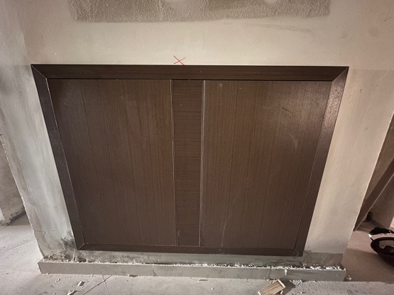 Muestra de puertas de patinillo instalada para evaluación técnica en Panorama Luxury, Vista Cana